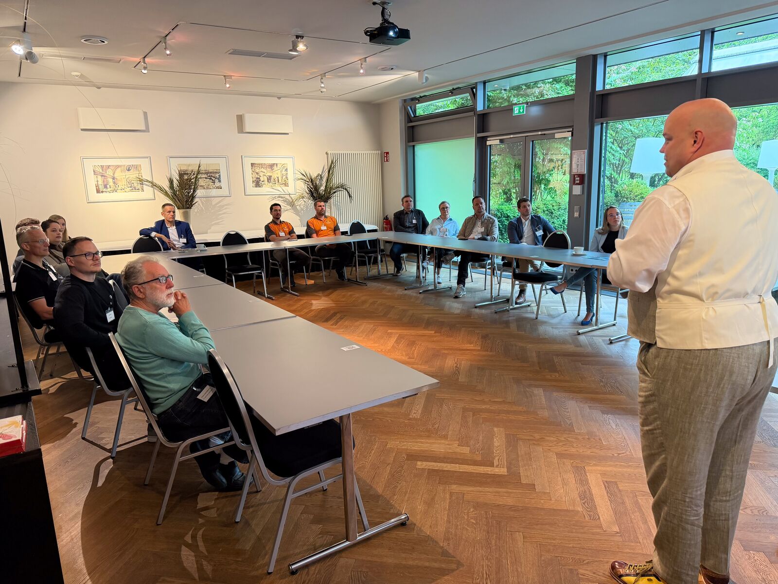 Fachvortrag mit angeregter Diskussion